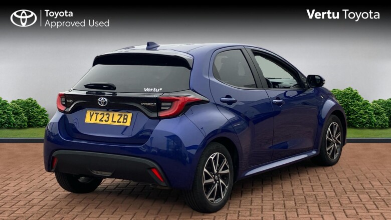 Toyota Yaris 1.5 Hybrid Design 5dr CVT Hybrid Hatchback